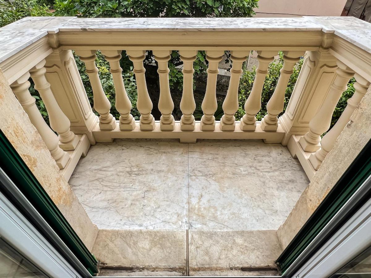 Appartamenti In Villa Del '900 瓦拉泽 外观 照片